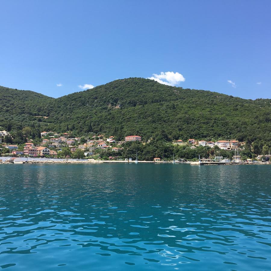 Makis Studios & Apartments Poros  Exteriör bild